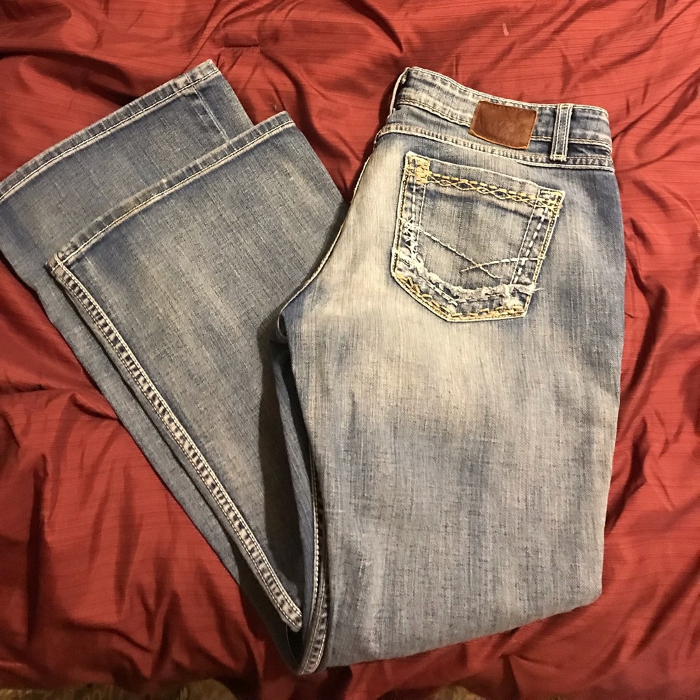 BKE buckle women’s jeans Sabrina bootcut 30